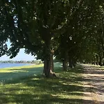Spacious Flat By The Rhine Ideal For Groups * Neuss