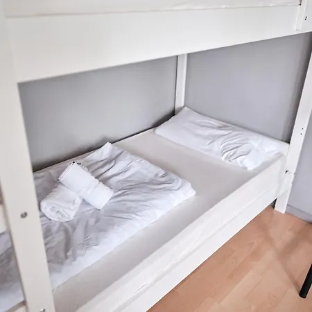 Apartment Spacious Flat By The Rhine Ideal For Groups Neuss