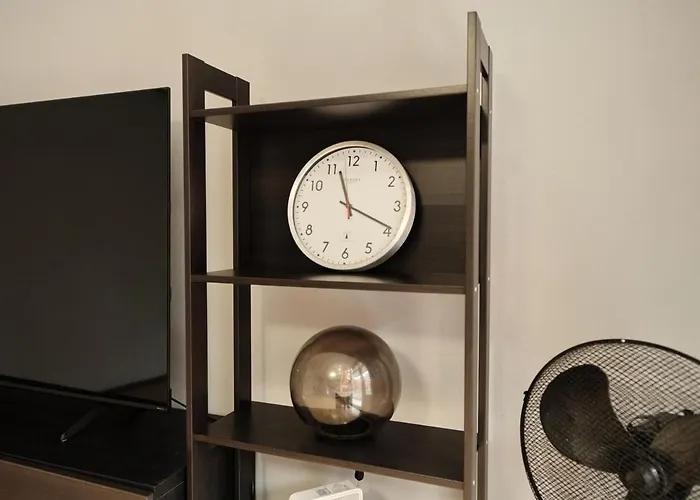 Spacious Flat By The Rhine Ideal For Groups Lejlighed Neuss