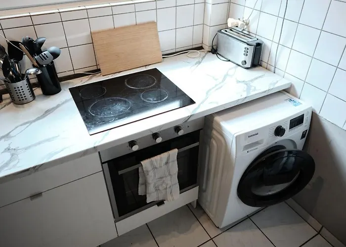 Spacious Flat By The Rhine Ideal For Groups Lejlighed *