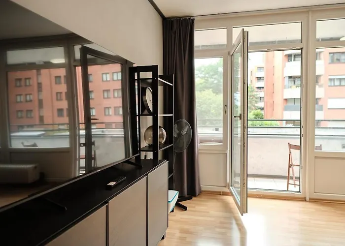 Spacious Flat By The Rhine Ideal For Groups *