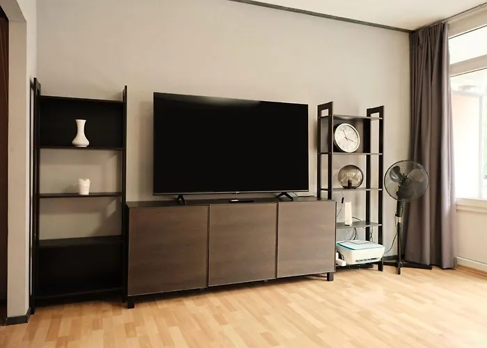 Lejlighed Spacious Flat By The Rhine Ideal For Groups *